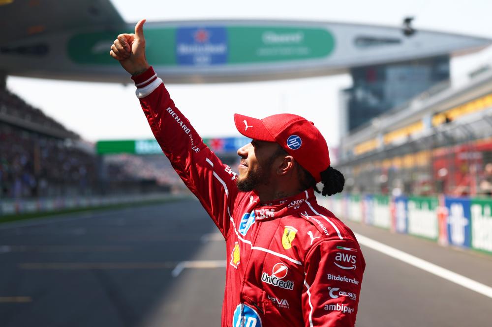 八冠王退出职业联赛 广州足协尊重准入规则.